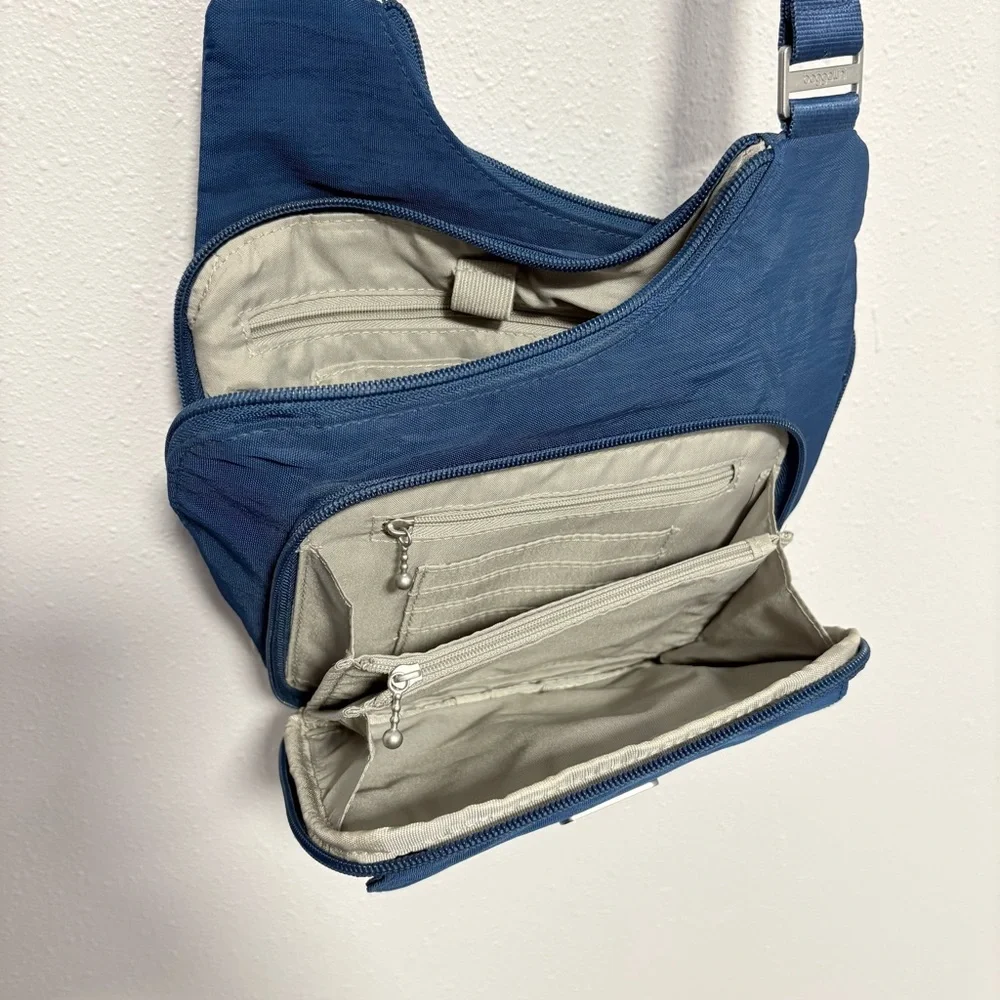 Baggallini Criss Cross Crossbody Bag – Pacific Blue – Utility Chic / Gorpcore